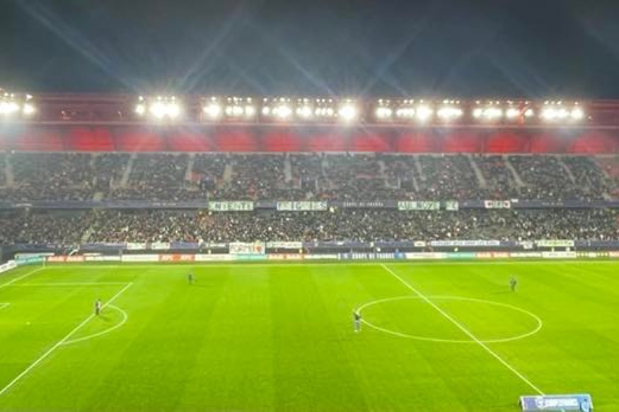 Football - L'Entente Feignies-Aulnoye s'incline 3 à 0 face au PSG, mais quelle soirée !